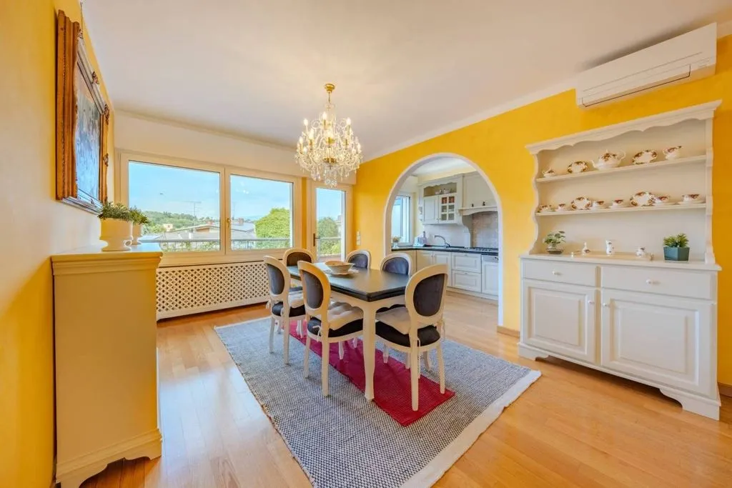 Söögituba - Luxury Penthouse with 4-Directional Views in Conegliano