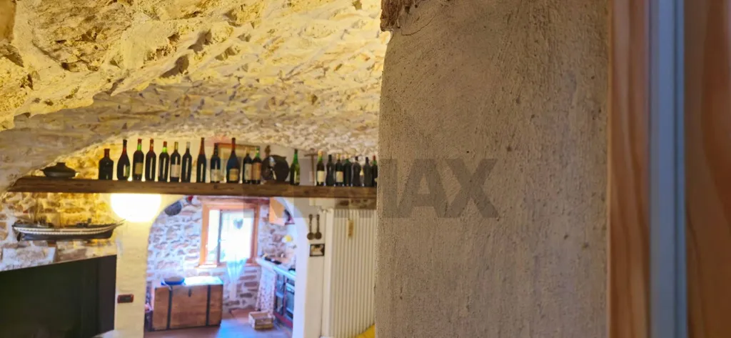 Rooms - Rustic Cottage with Terrace in Lamon