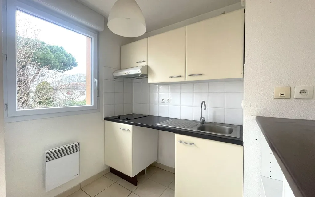 Cuisine - Appartement T2 avec Balcon à Aucamville