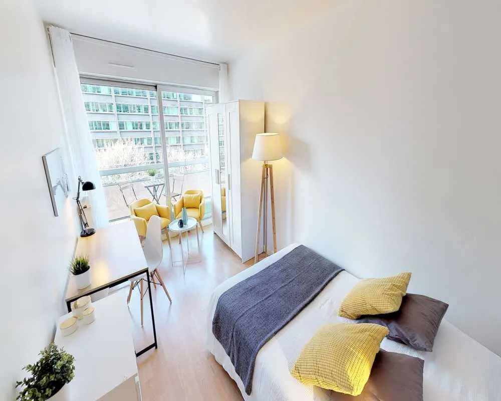 Bedrooms - Room in Furnished Flatshare, Clichy