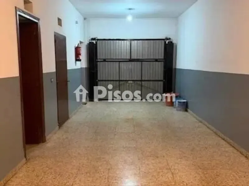 Esik - Semi-Renovated Semi-Detached House in Barbastro