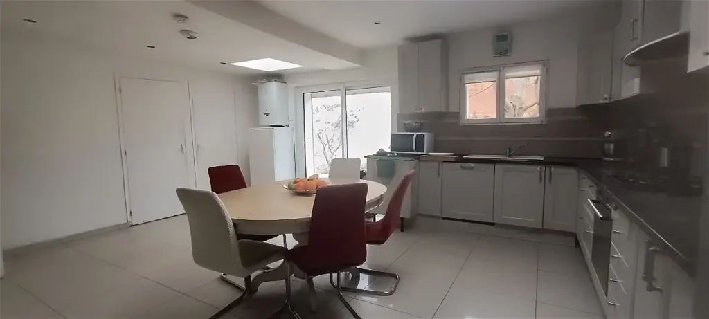 Salle à manger - Maison Rénovée avec Jardin à Roubaisienne