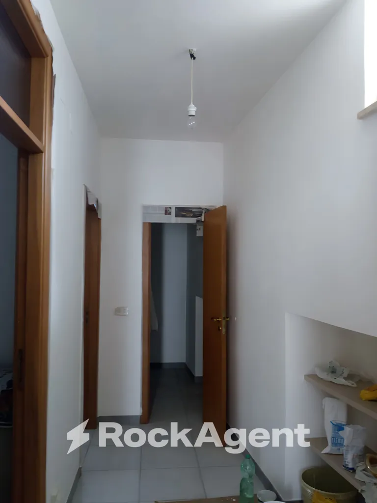 Esik - Terraced House with Terrace in Grottole