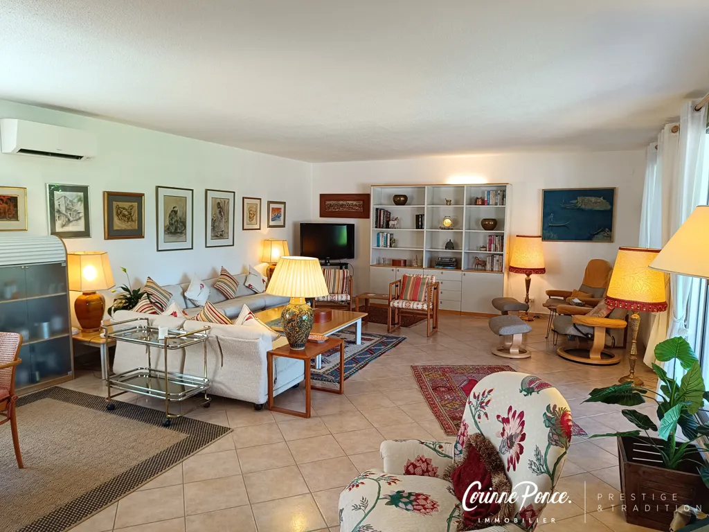 Séjour - Villa de Plain-Pied avec Piscine à Garons