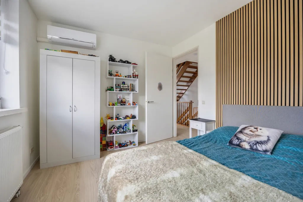 Magamistoad - Detached House with Business Hall in Breda