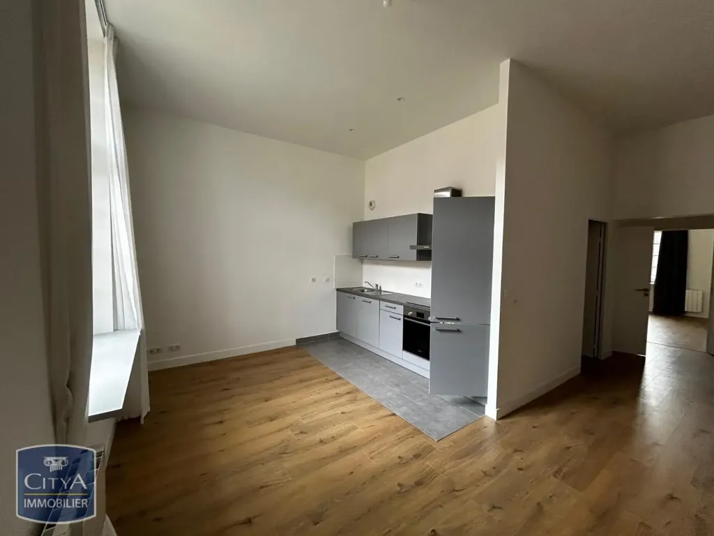 Cuisine - Appartement Récent dans Bâtiment Historique à Compiègne