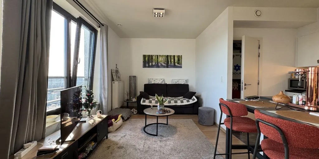 Séjour - Studio avec Salle de Nuit à Evere, Vue Imprenable