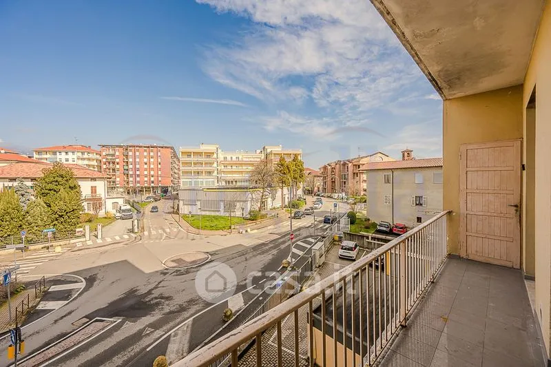 Balcon - Rear-Facing Apartment with Balcony in Cossato