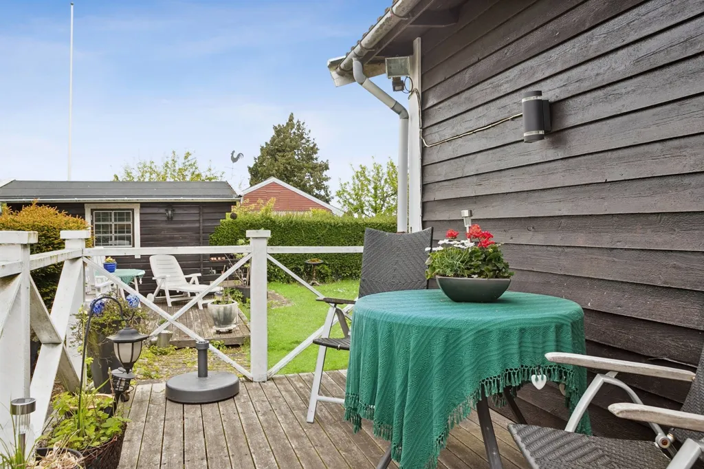 Terrass - Cottage with Garden on West Coast