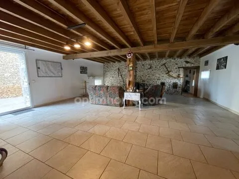 Maison 9 pièces à Arnac la poste