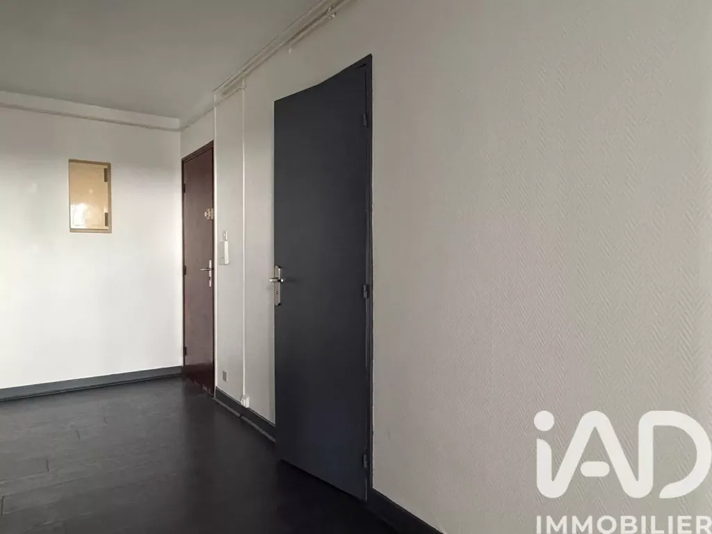 Entrée - Appartement Rénové avec Balcon à Digoin