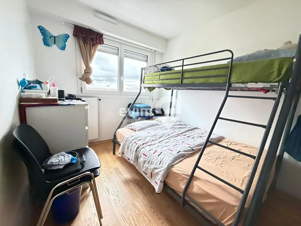 Magamistoad - Spacious 4-Bed Flat Near Gare in Dynamic Area
