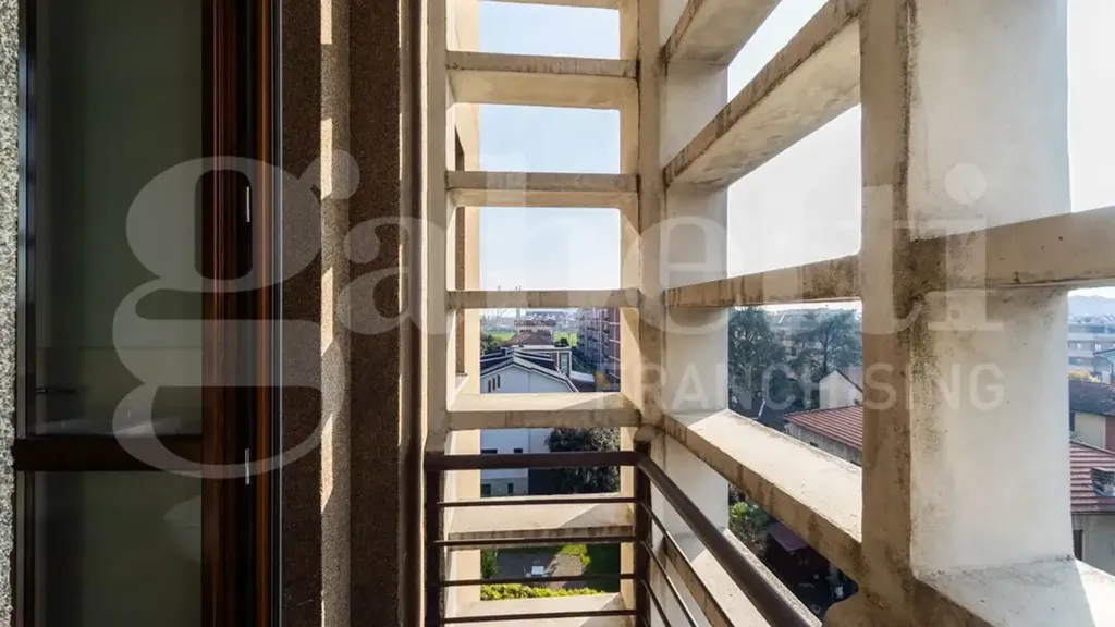 Balcon - Modernised Apartment with Balcony in Monza