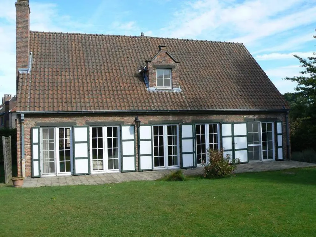 Välivaade - Villa with Garden and Terrace in Rhode-Saint-Genèse