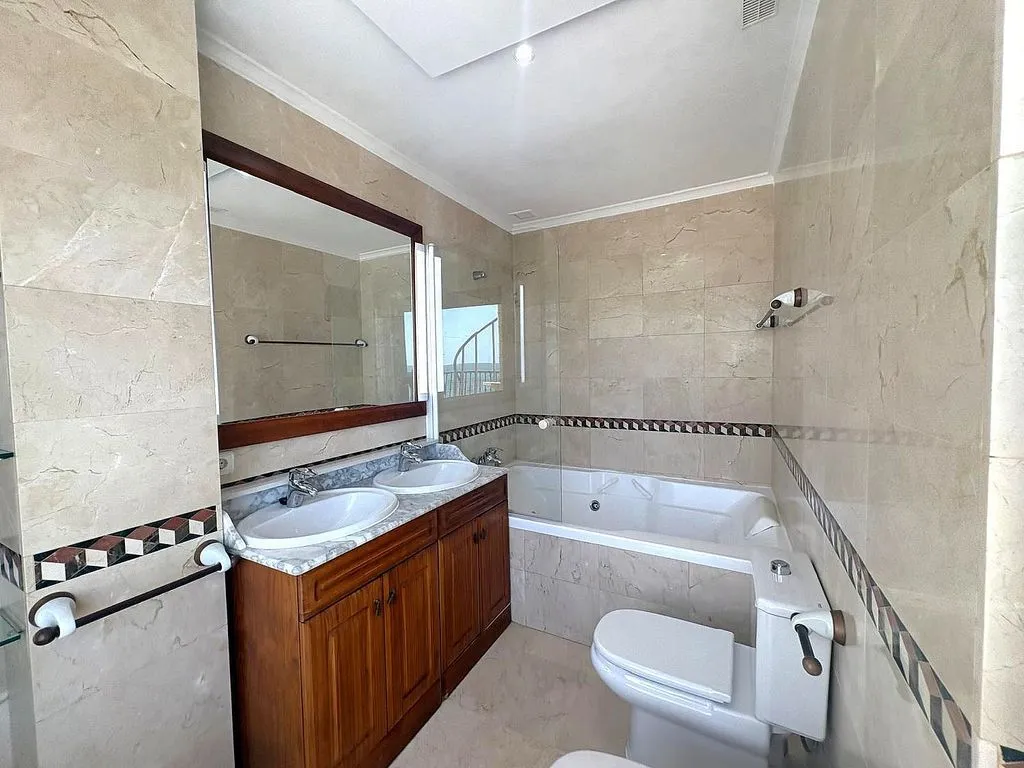 Salles de bain - Duplex with Terrace in El Molinar, Palma