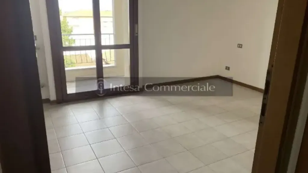 Esik - Bright Bilocale with Balcony in Brescia