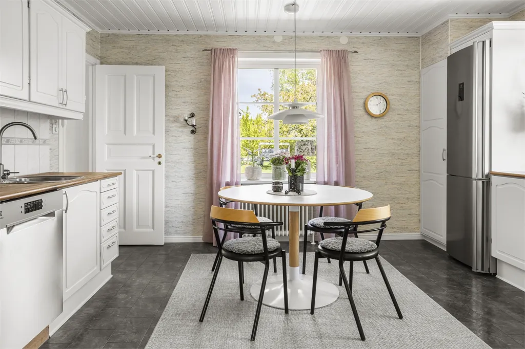 Söögituba - Charming 1933 Villa with Garden in Central Location