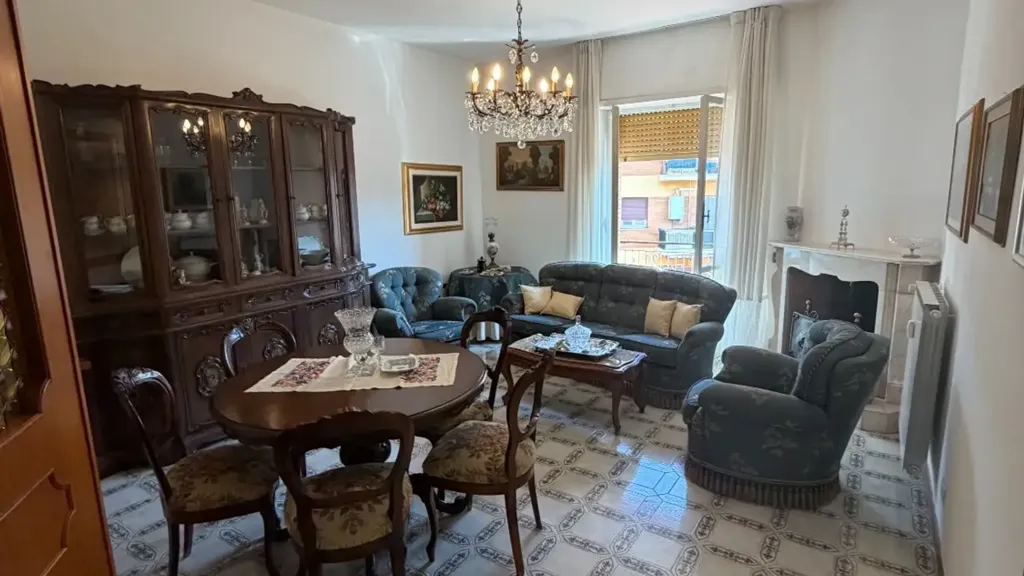 Sala da pranzo - Panoramic Trilocale with Balcony in Grottaferrata