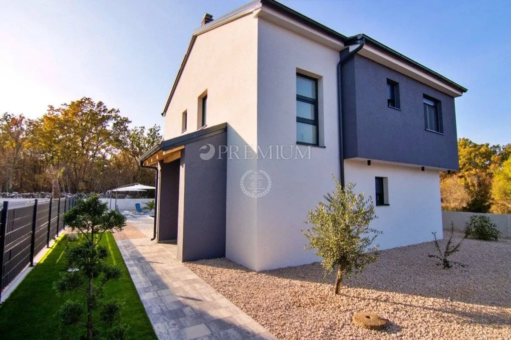 Esterno - Contemporary House with Pool in Dobrinj