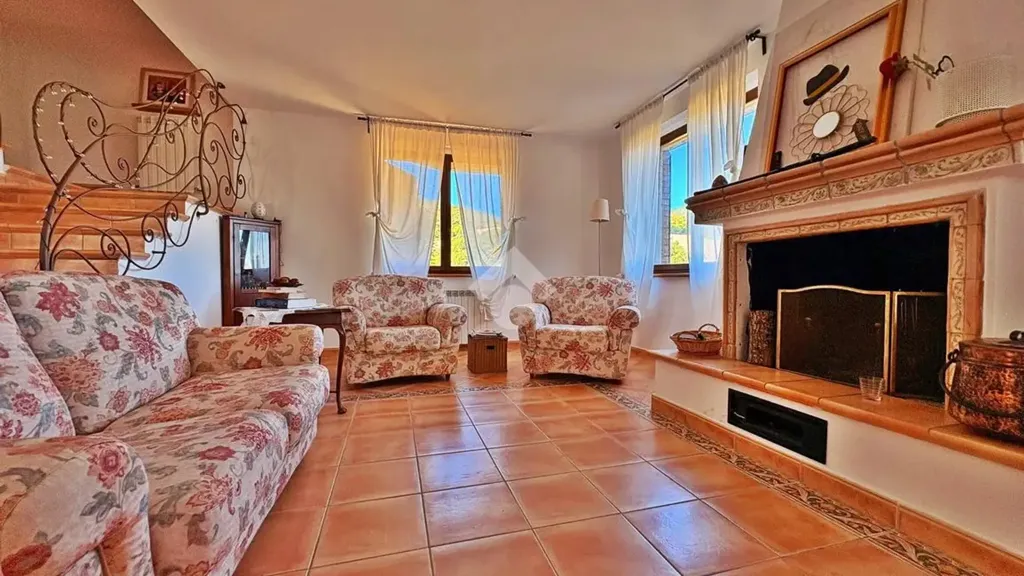 Séjour - Renovated Villa with Pool in Fabriano