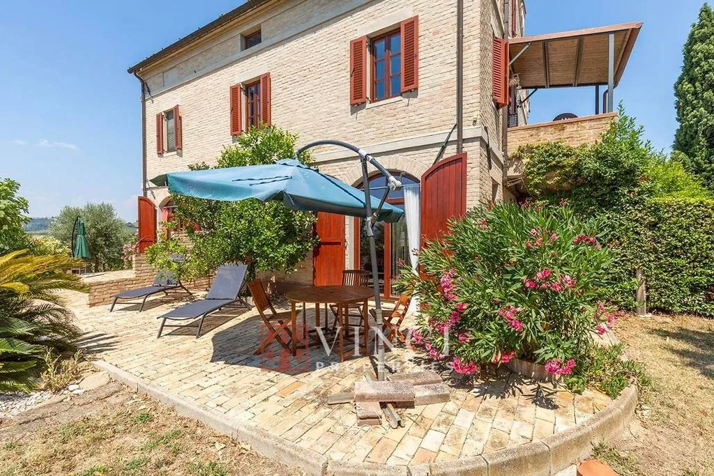 Terrass - Rustic Casale with Pool in Montefiore dell'Aso