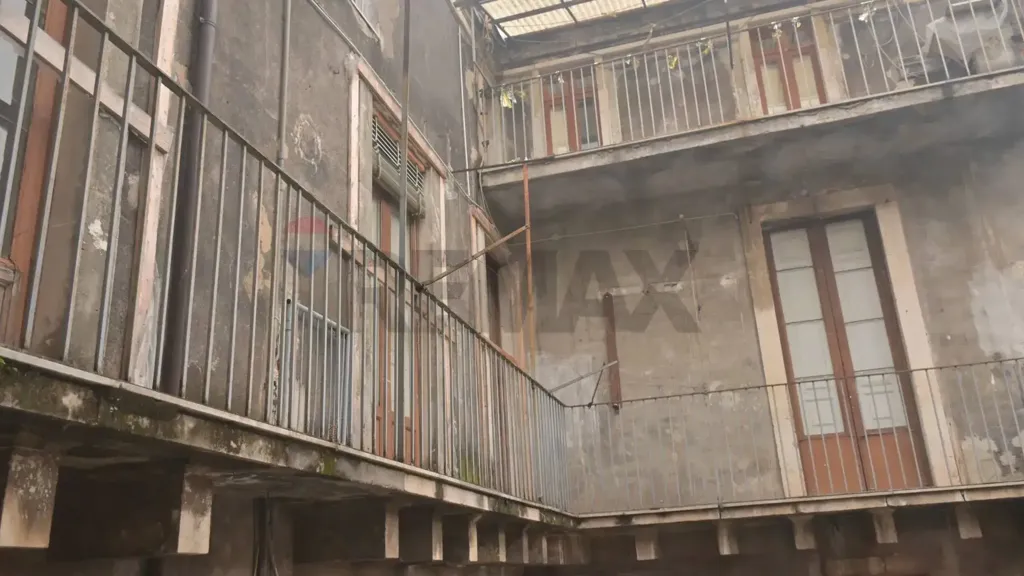 Aed - Apartment with Balcony in Catania Centre