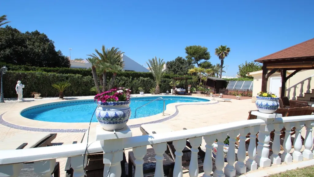 Bassein - Villa with Private Pool in Cabo Roig, Orihuela