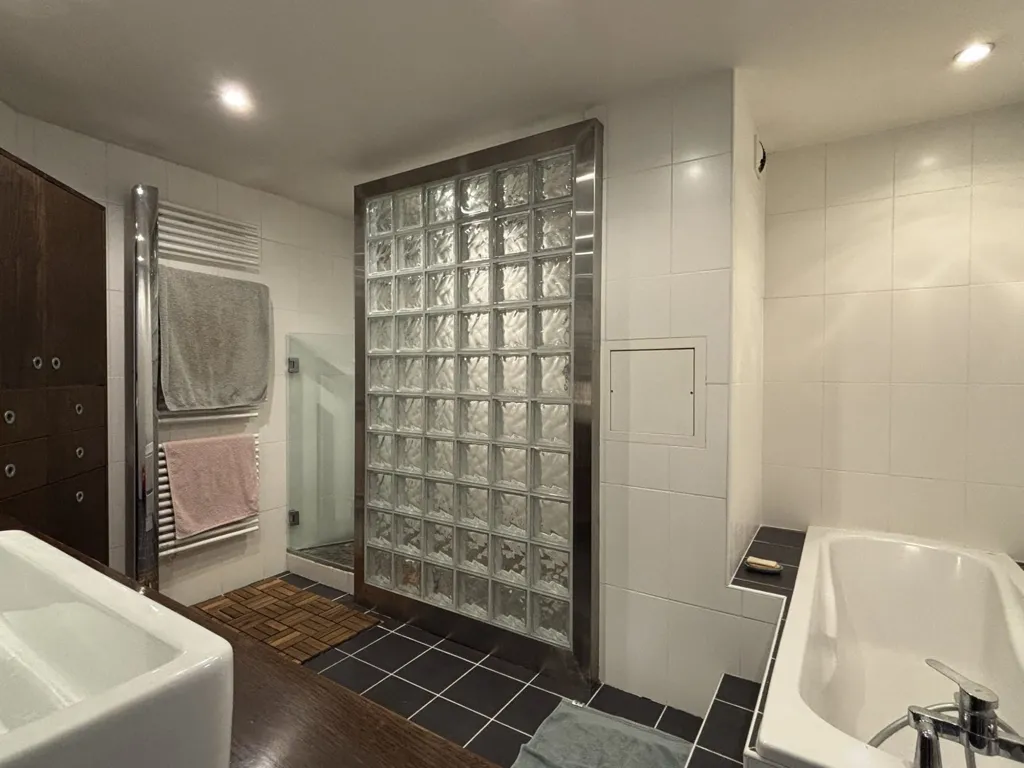 Salles de bain - Duplex T4 avec Balcon à Annemasse