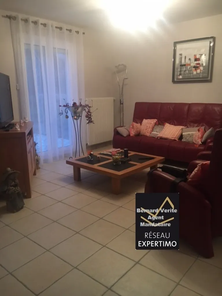 Elutuba - Ground Floor House with Garage in Bourges