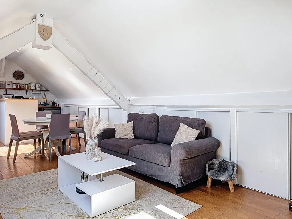 Séjour - Appartement Meublé avec Parking à L'Isle-Adam