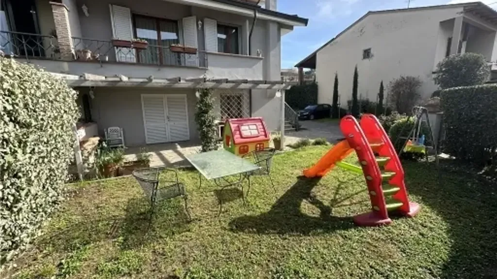 Giardino - Rustic Villa with Private Garden in Lastra a Signa