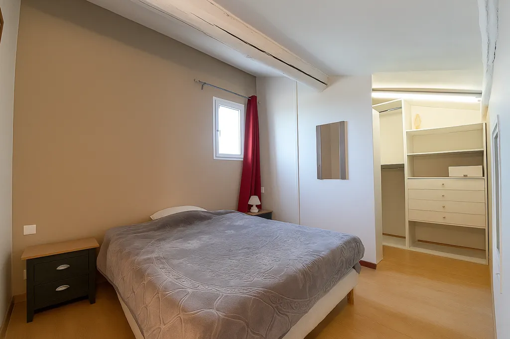 Chambres - Maison avec Studio Indépendant au Calme à Robion