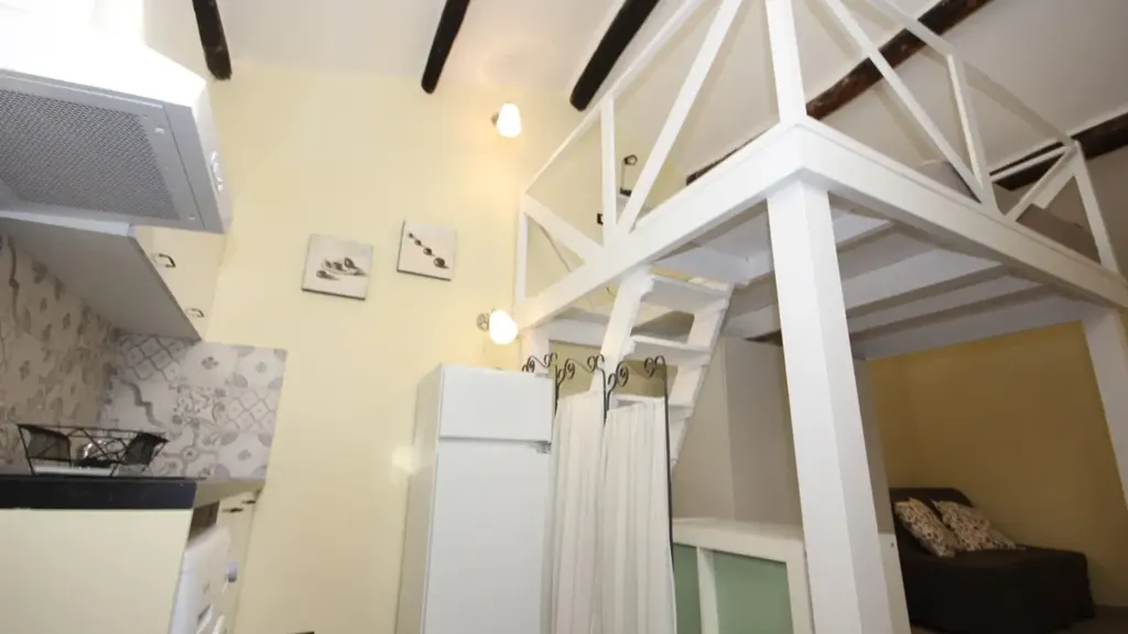 Magamistoad - Fully Furnished Studio in Genoa's Historic Centre