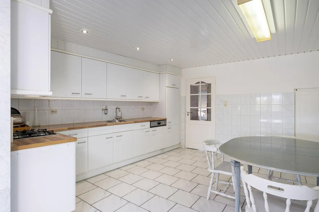 Cuisine - Maison 11 pièces à Buchten