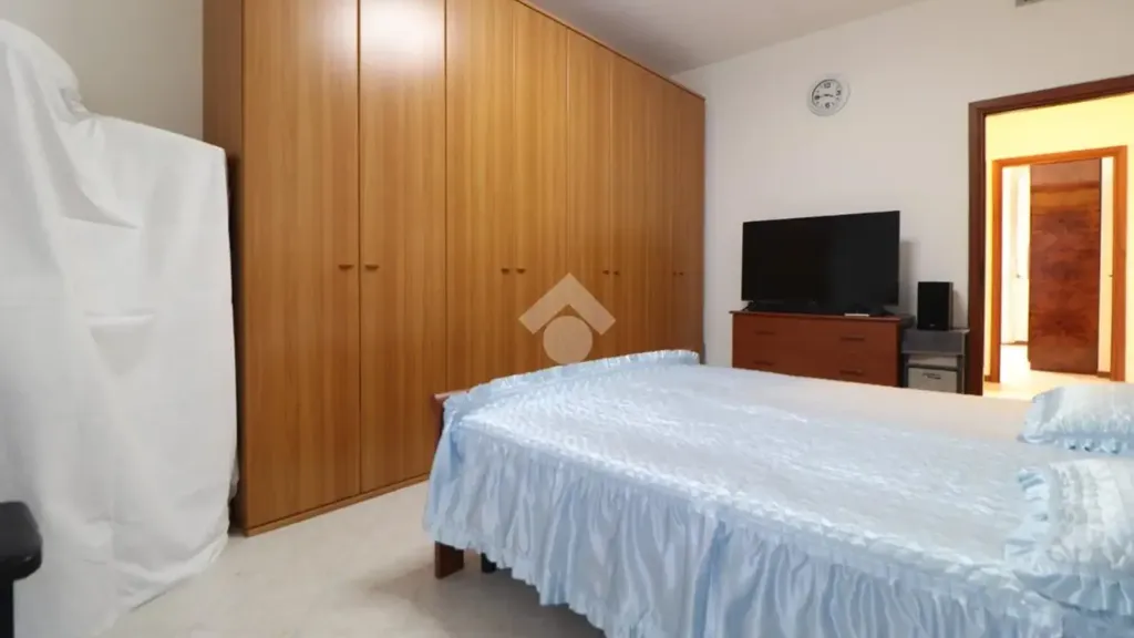 Camere da letto - Rear-Facing Apartment with Balcony in Mantua