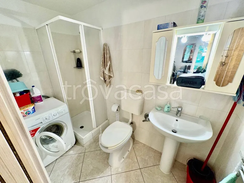 Bagni - Recently Refined Apartment with Central Location in Fossano