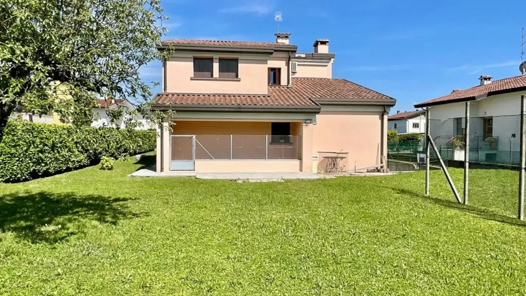 Jardin - Spacious Villa with Garden in Spilimbergo