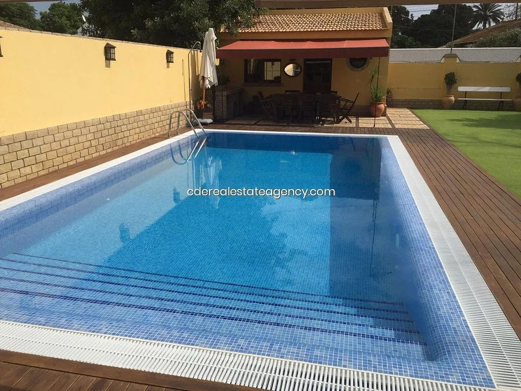 Pool - Chalet with Pool and Terrace in La Costilla