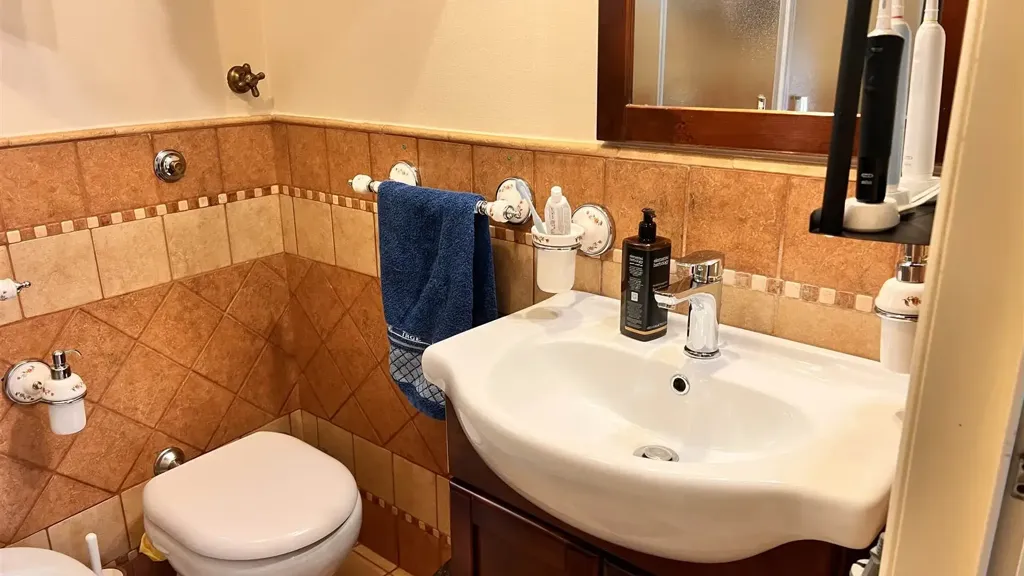 Bathrooms - Restored House with Sea View in Sciacca