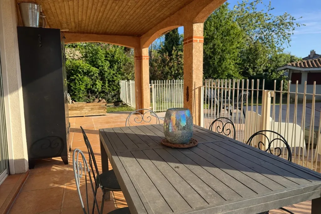 Detached 6-Bed House with Pool in Saint-Sulpice-La-Pointe