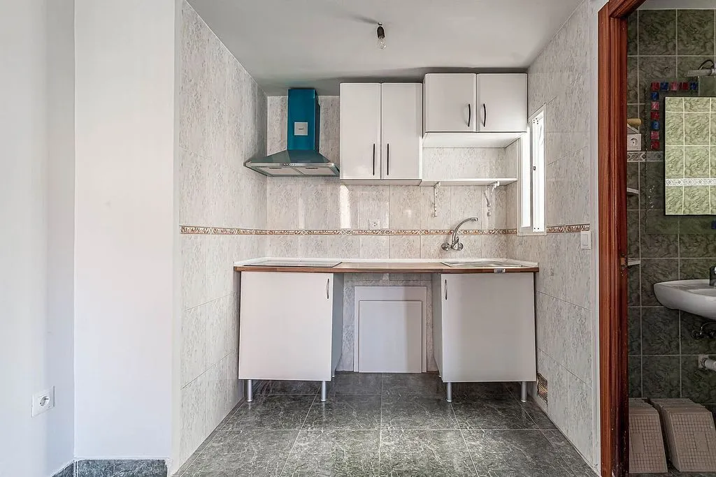 Cuisine - Modernised Flat with A/C in Puerta del Ángel, Madrid