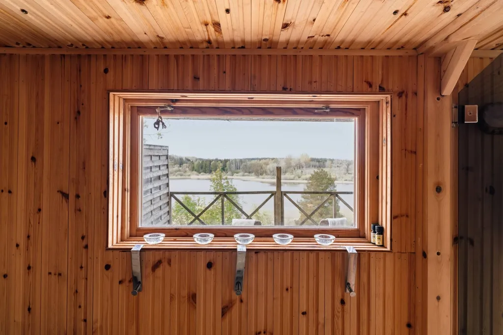 Balcon - Renovated Cottage with Lake View in Nyköping