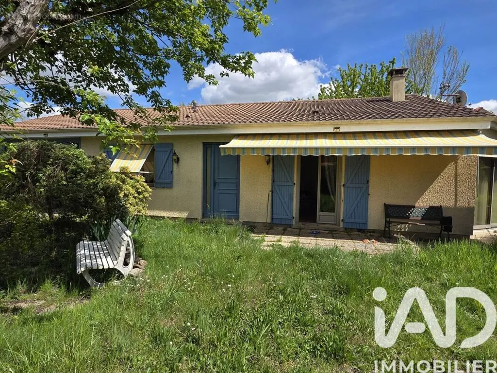 Jardin - Maison de Plain Pied avec Jardin à Condat-sur-Vienne