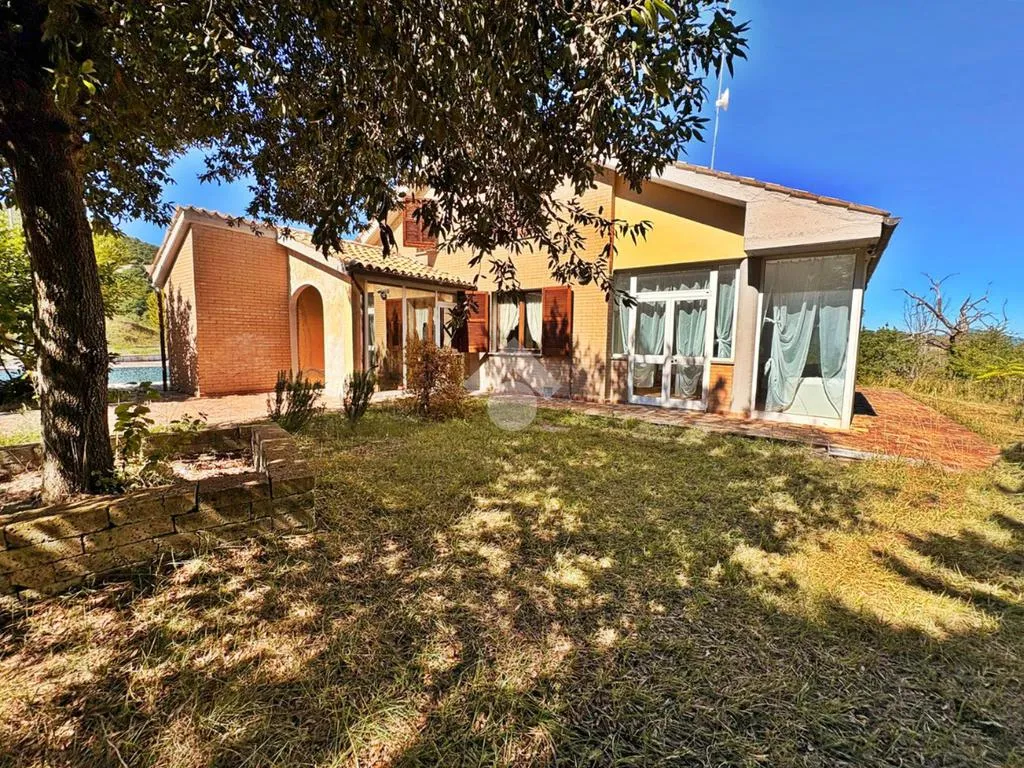 Jardin - Renovated Villa with Pool in Fabriano