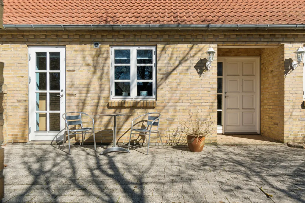 Esterno - Elevated Villa with Garden Views near Ellinge