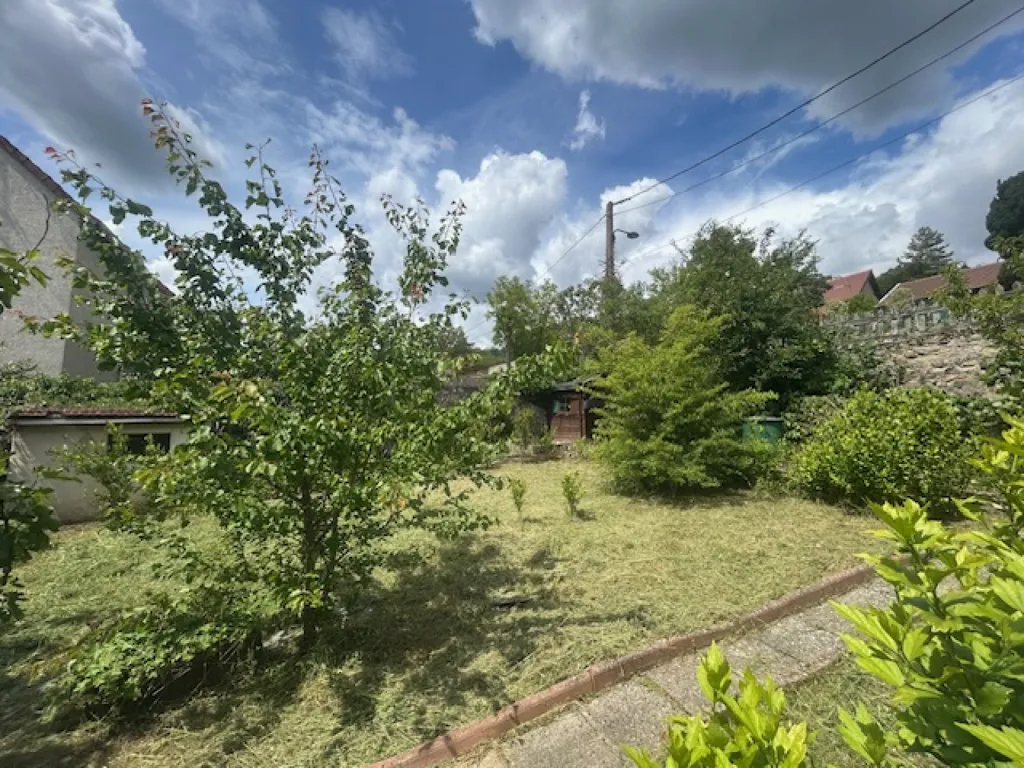 Aed - Buildable Plot with Green Setting in Marcoussis