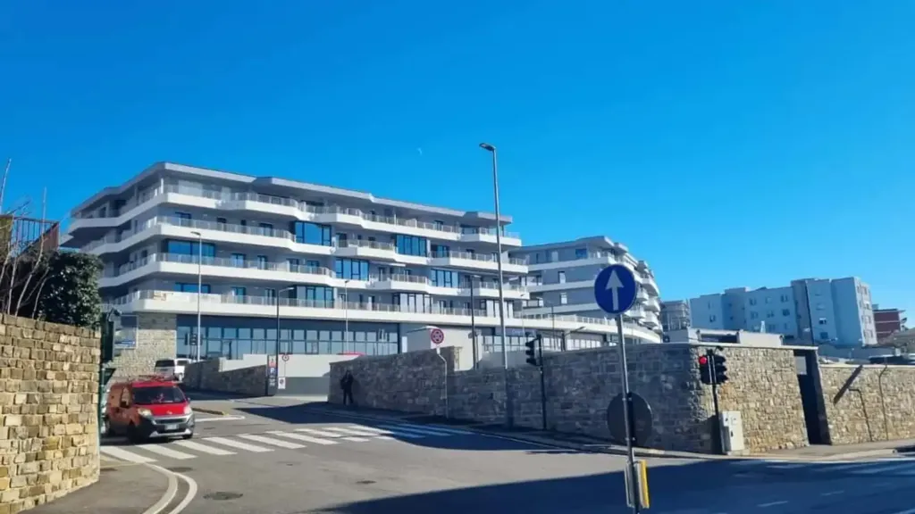 Välivaade - Modern Studio with Terraced View in Trieste