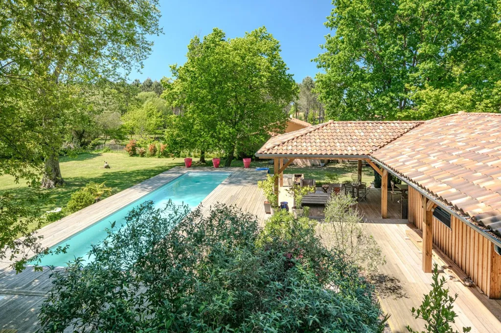 Õhuvaade - Extensive Estate with Pools near Contis