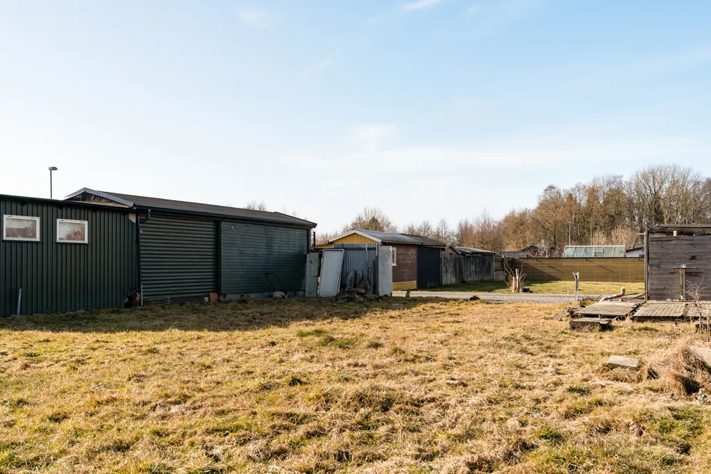 Aed - Plot with Building Potential in Klondyke