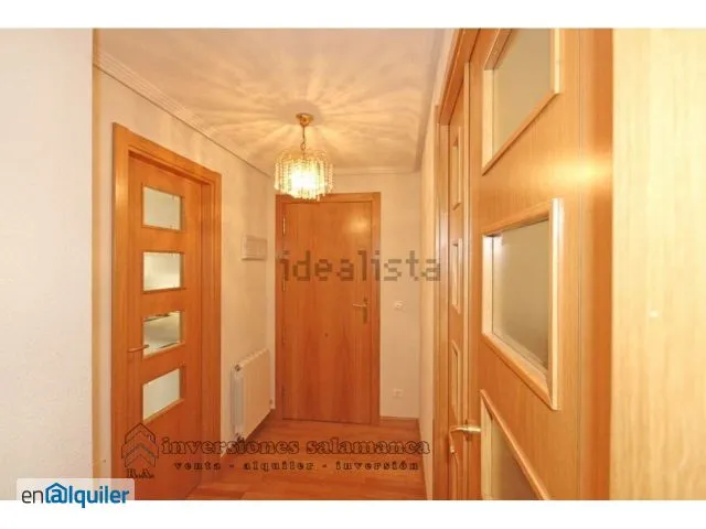 Entrée - Student-Friendly Flat with Balcony in Barrio Blanco